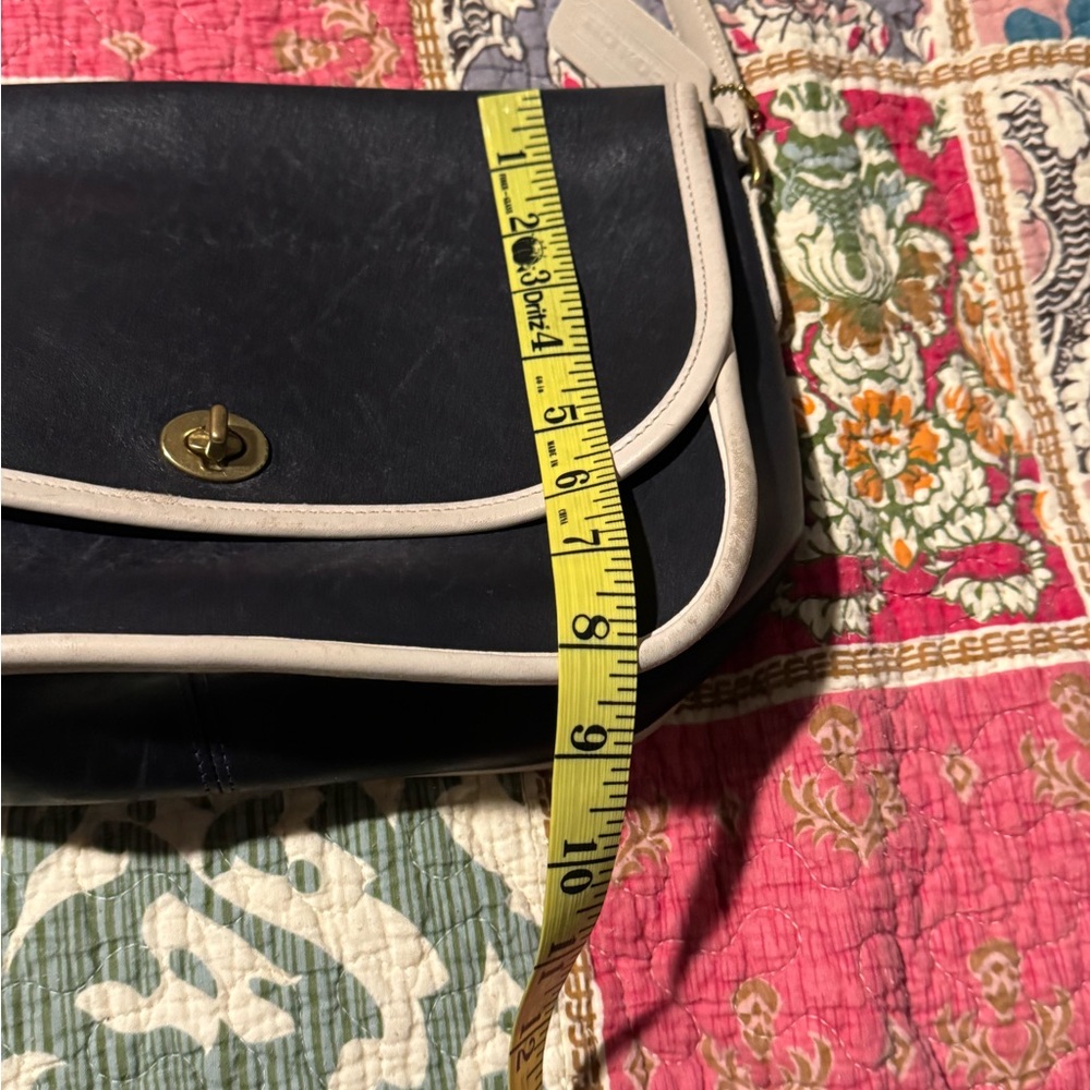 Rare Vintage Navy Blue and Parchment Leather Crossbody Coach Spectator City 9667 - Picture 11 of 13